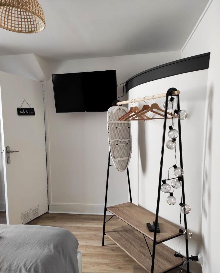 Apartment Black