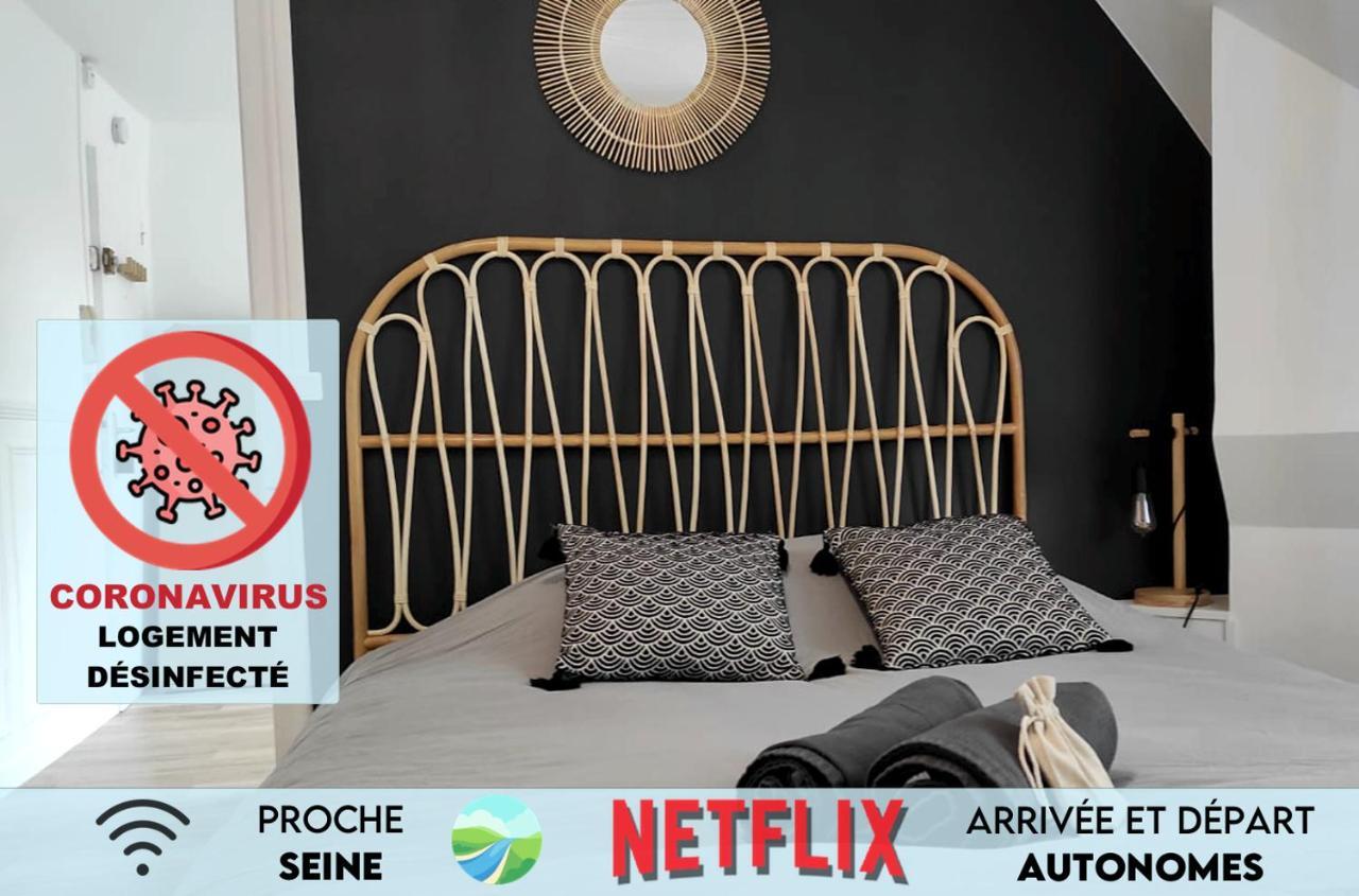 Black Apartment